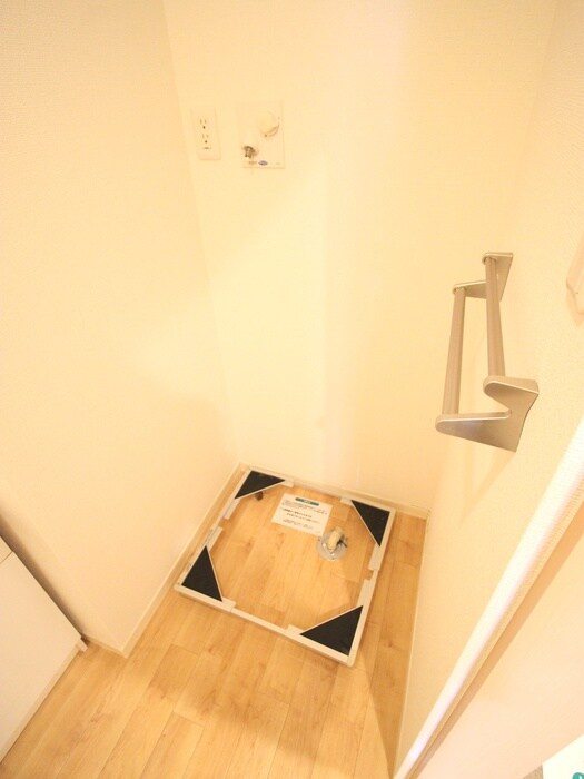 物件内観写真15　(洗濯機置場)