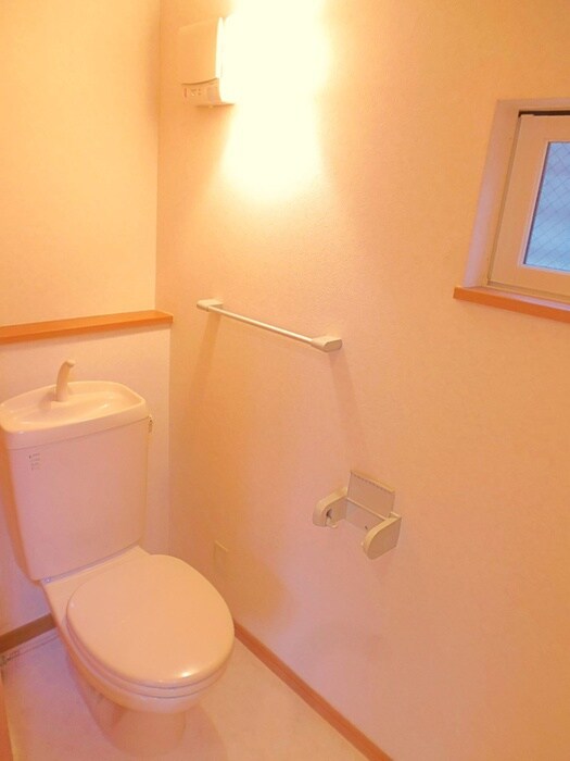 物件内観写真14　(トイレ)