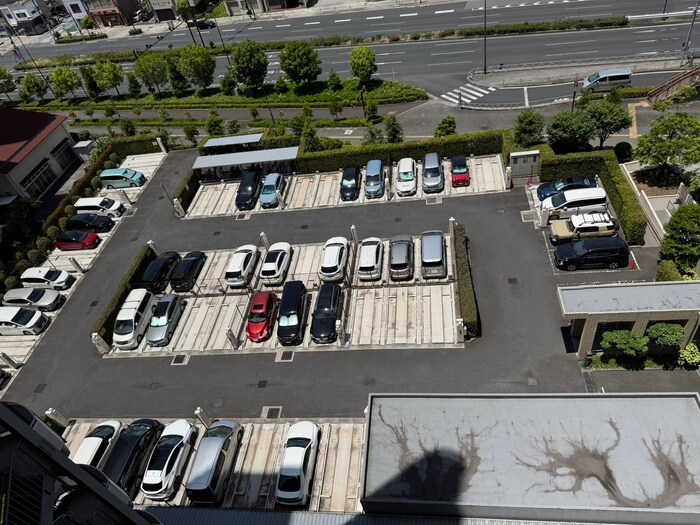物件外観写真4　(駐車場)