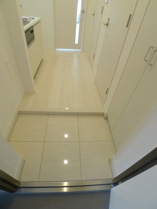 物件内観写真18　(玄関)