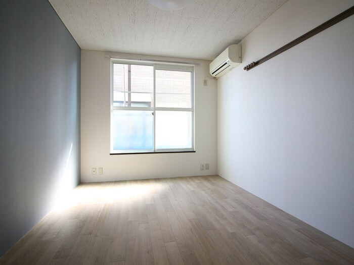 物件内観写真4　(居室)