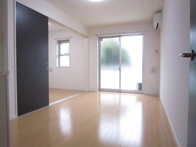 物件内観写真6　(居室)