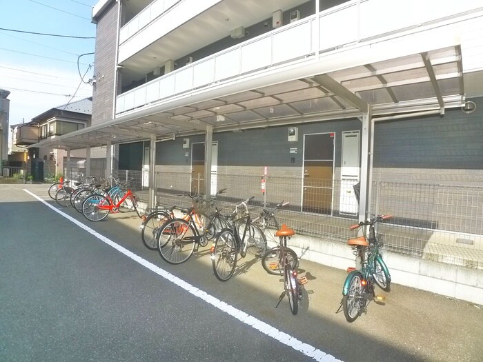 物件外観写真5　(駐輪場)