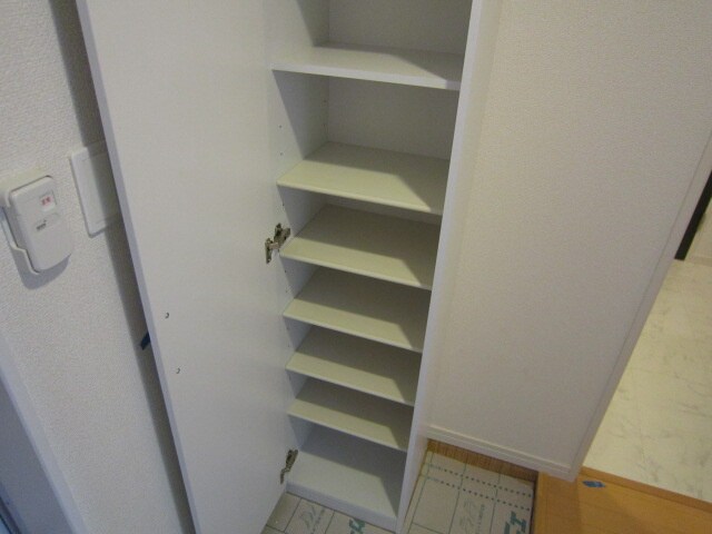 物件内観写真13　(靴箱)