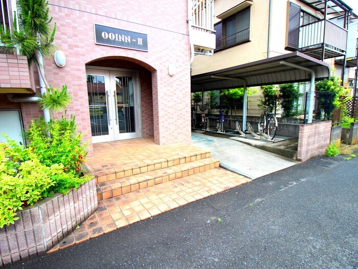 物件外観写真4　(エントランス部分)