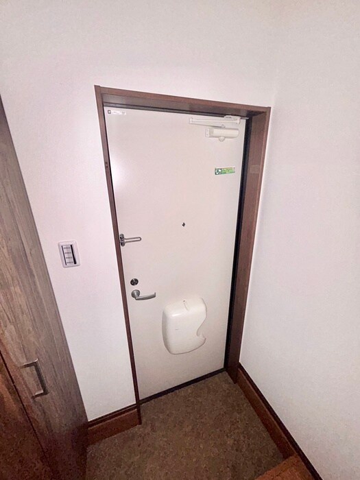 物件内観写真20　(玄関)