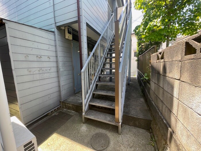 物件外観写真5　(エントランス部分)