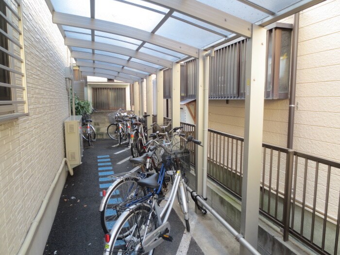 物件外観写真6　(駐輪場)