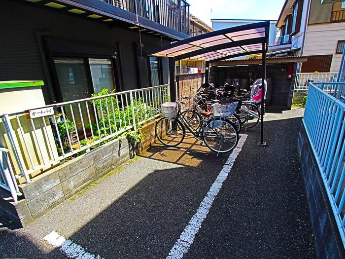 物件外観写真6　(駐輪場)