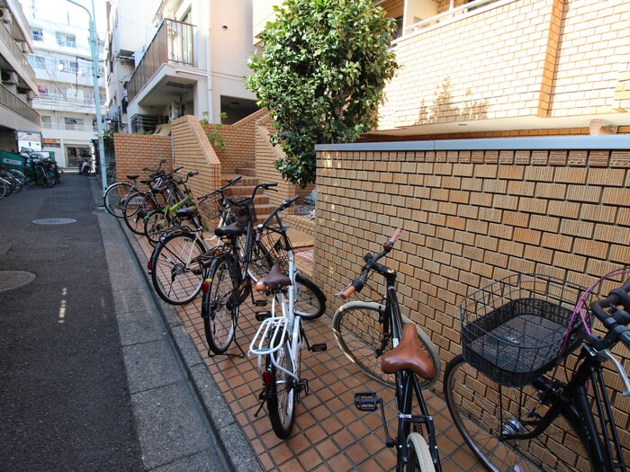 物件外観写真5　(駐輪場)