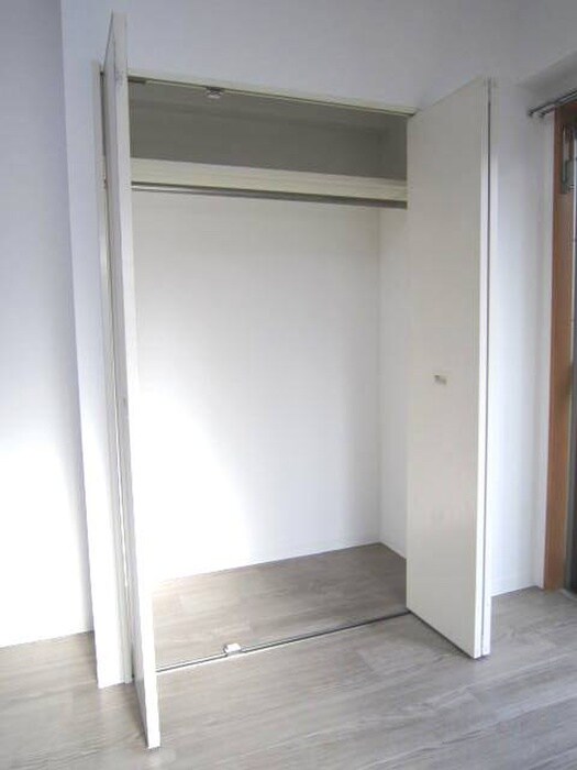 物件内観写真6　(収納)