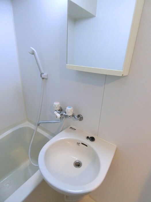 物件内観写真8　(洗面)