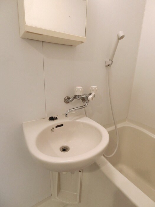 物件内観写真8　(洗面)