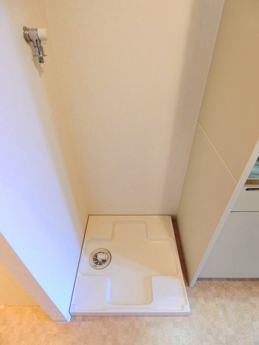 物件内観写真9　(洗濯機置場)