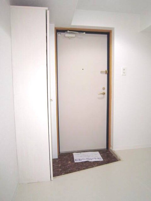 物件内観写真13　(玄関)