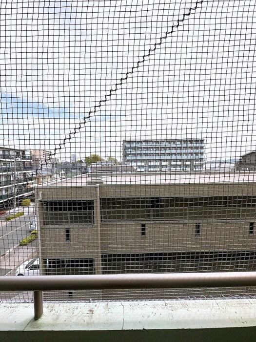 物件内観写真17　(室内からの展望)