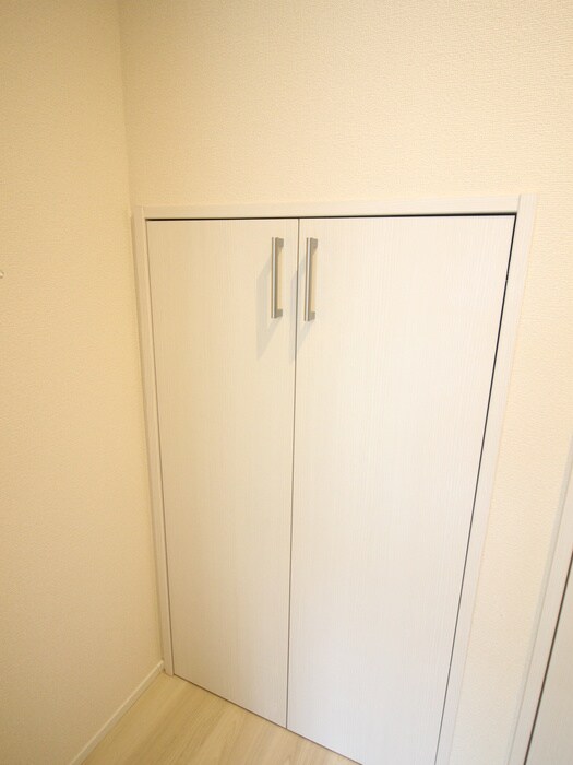 物件内観写真12　(収納)