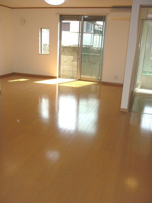 物件内観写真5　(居室)