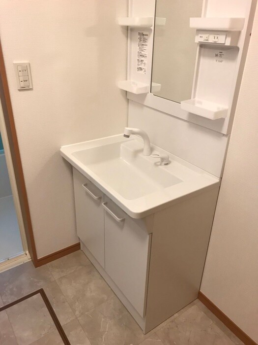 物件内観写真9　(洗面)