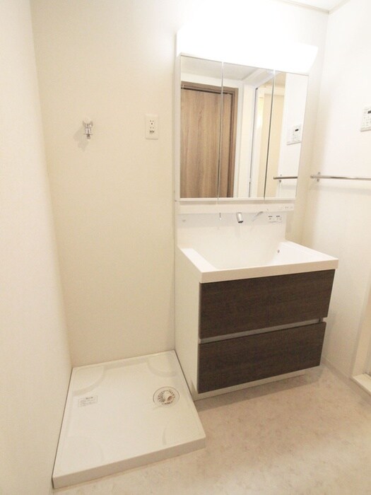 物件内観写真10　(洗濯機置場)