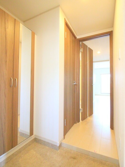 物件内観写真11　(廊下)