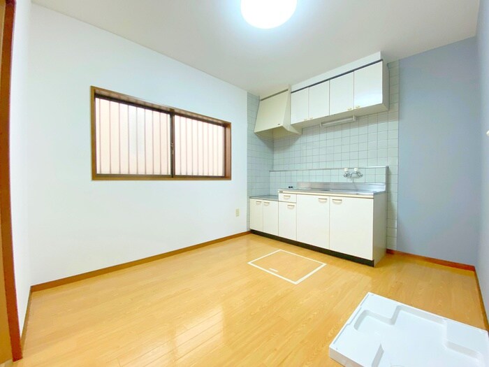 物件内観写真8　(玄関)