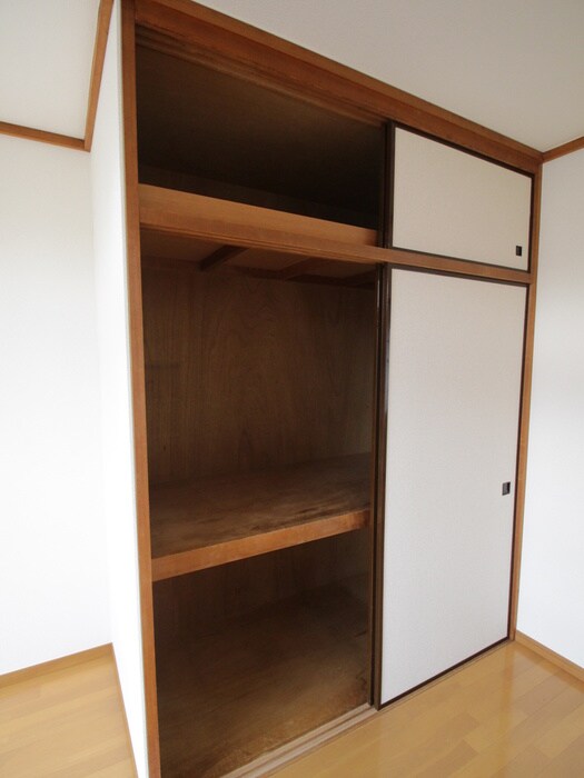 物件内観写真12　(収納)