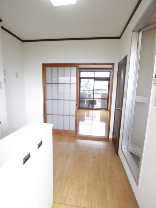 物件内観写真17　(玄関)