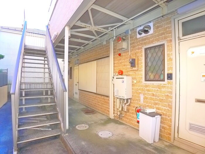 物件外観写真5　(エントランス部分)