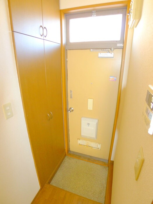 物件内観写真15　(玄関)