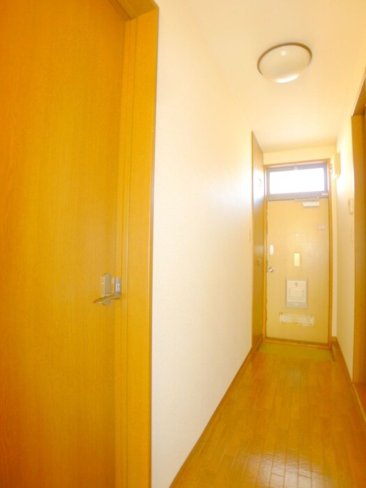 物件内観写真16　(廊下)