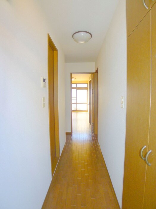 物件内観写真17　(廊下)