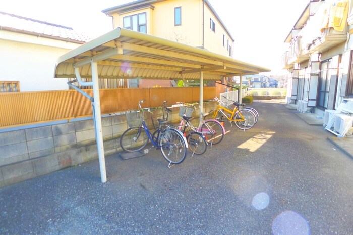物件外観写真2　(駐輪場)