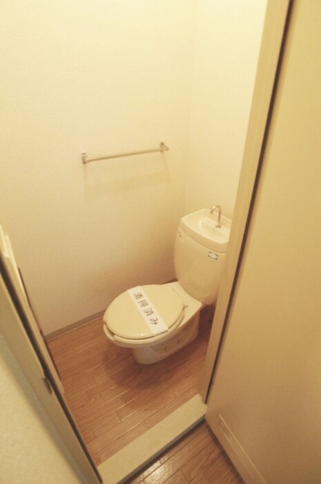 物件内観写真8　(トイレ)