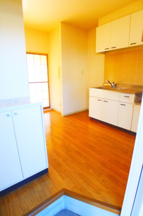 物件内観写真9　(玄関)