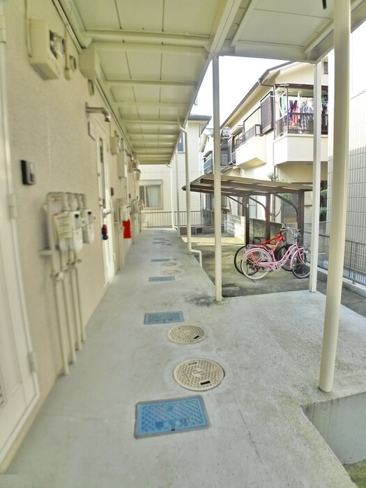 物件外観写真3　(駐輪場)