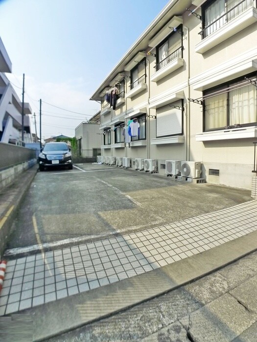 物件外観写真5　(駐車場)