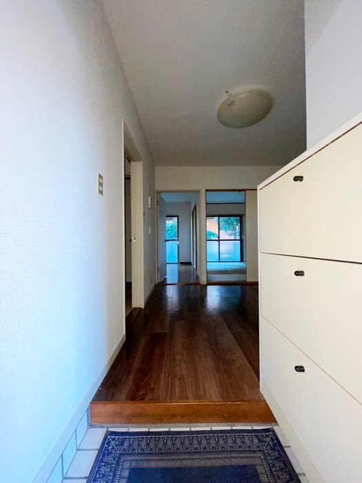 物件内観写真13　(玄関)