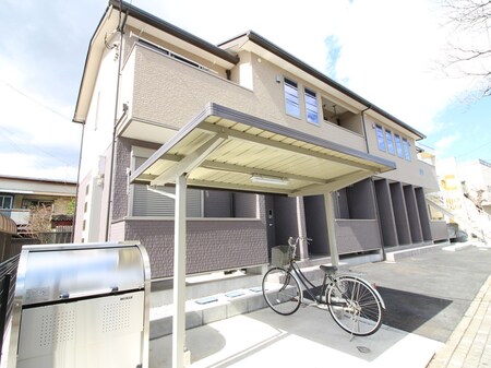 ヒュプノス国立外観写真