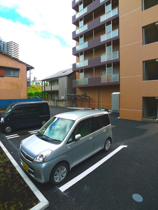 物件外観写真3　(駐車場)