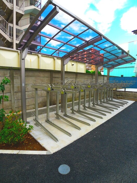 物件外観写真5　(駐輪場)