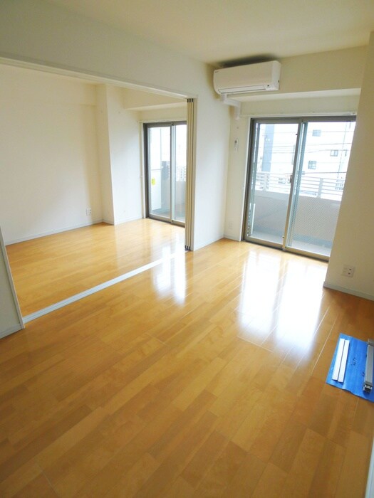 物件内観写真15　(室内からの展望)