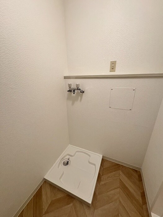 物件内観写真16　(洗濯機置場)