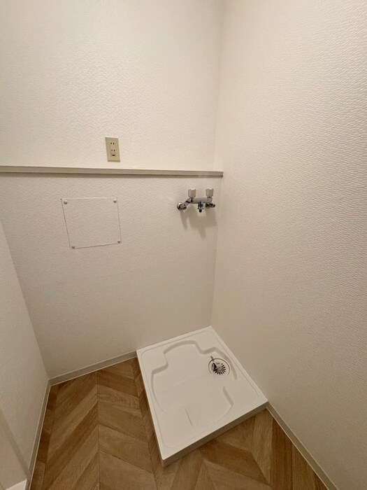 物件内観写真16　(洗濯機置場)