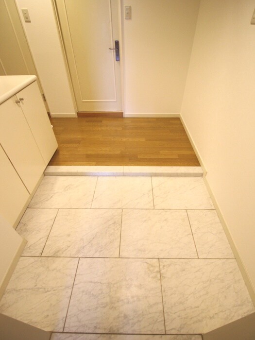 物件内観写真21　(玄関)