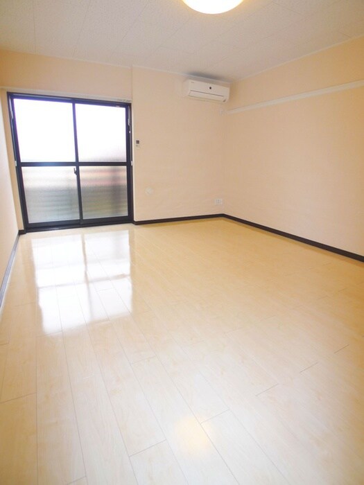 物件内観写真6　(居室)