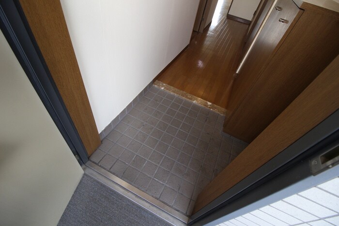 物件内観写真14　(玄関)