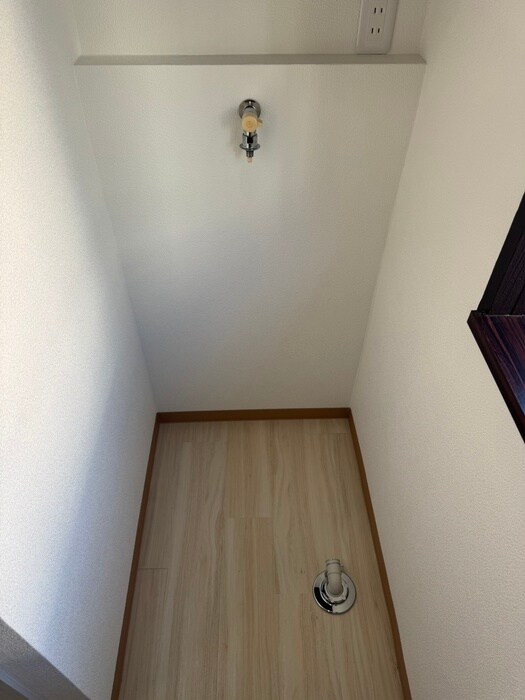 物件内観写真14　(洗濯機置場)