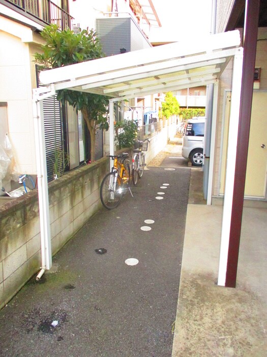 物件外観写真3　(駐輪場)