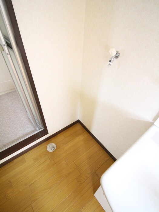 物件内観写真14　(洗濯機置場)